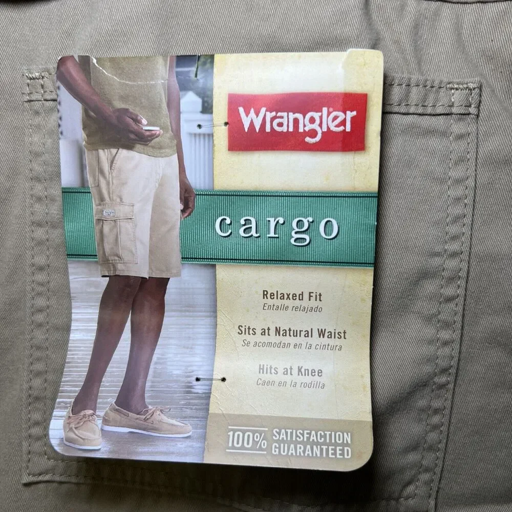 Wrangler Cargo Shorts NWT Mens 42 Relaxed Fit Beige Khaki Pockets Cotton